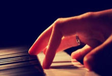 1XBET:北京足协公布郭嘉璇受伤现场视频:倒地铲球被撞到头部.